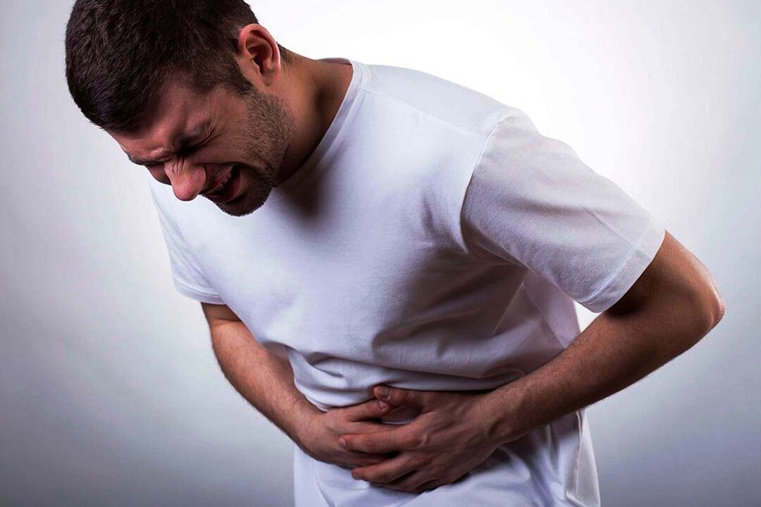abdominal pain as a symptom of the parasite