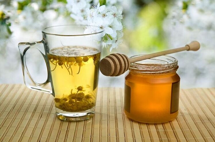 Decoction of chamomile with honey against parasites
